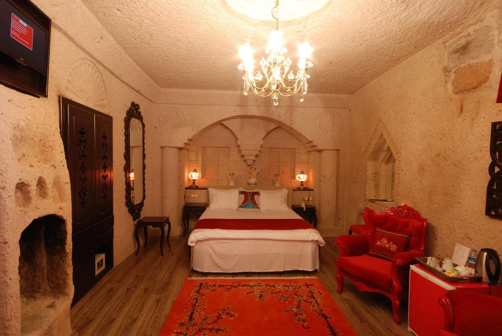 Mimi Cappadocia Luxury Cave Hotel Uçhisar Exterior photo