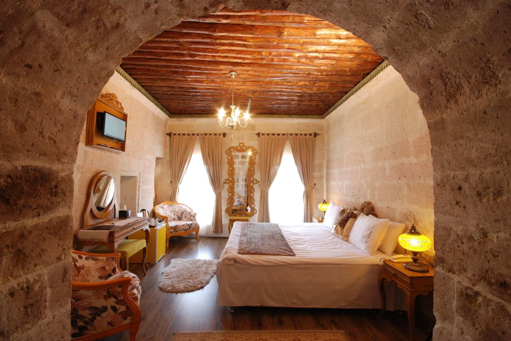 Mimi Cappadocia Luxury Cave Hotel Uçhisar Exterior photo