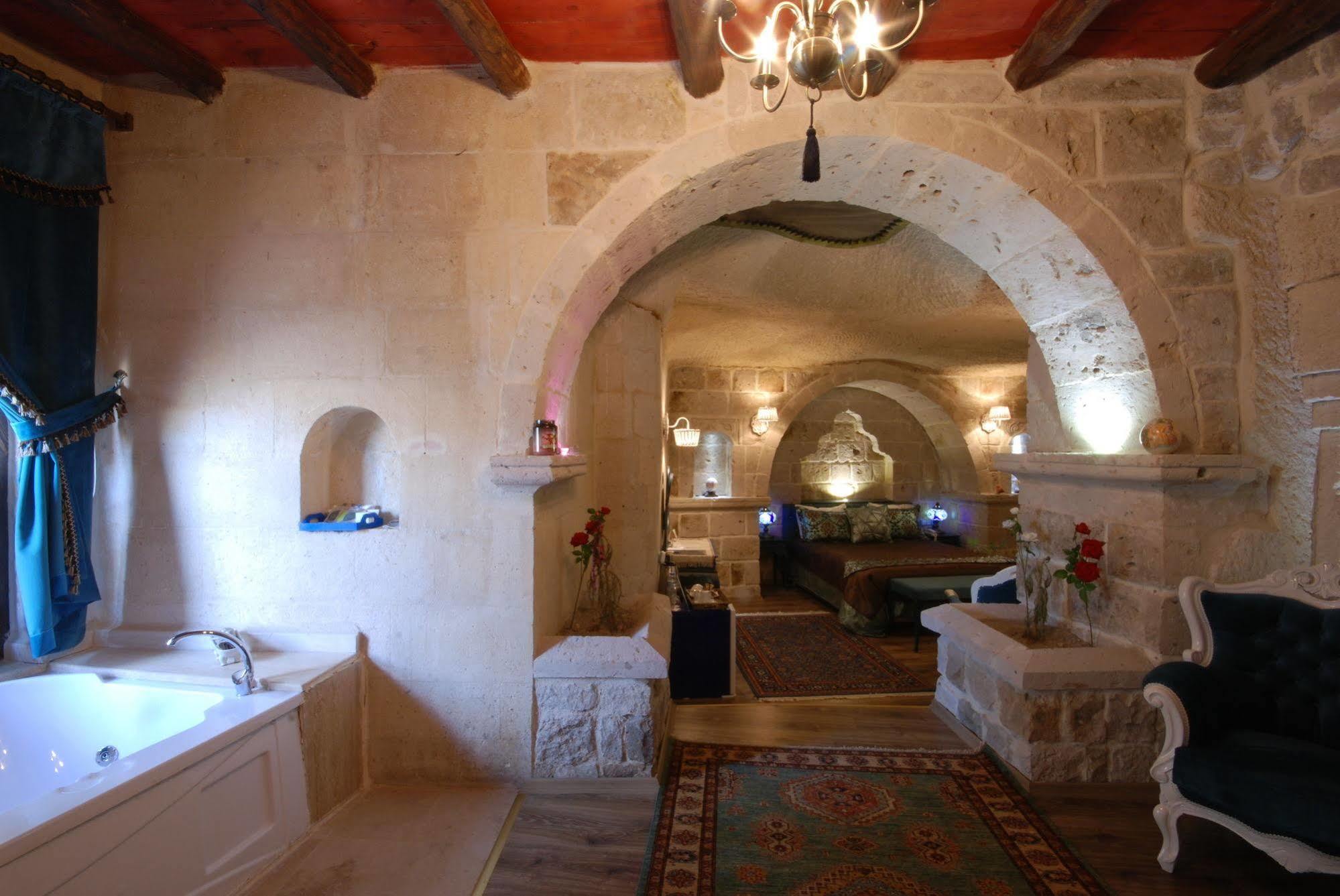 Mimi Cappadocia Luxury Cave Hotel Uçhisar Exterior photo