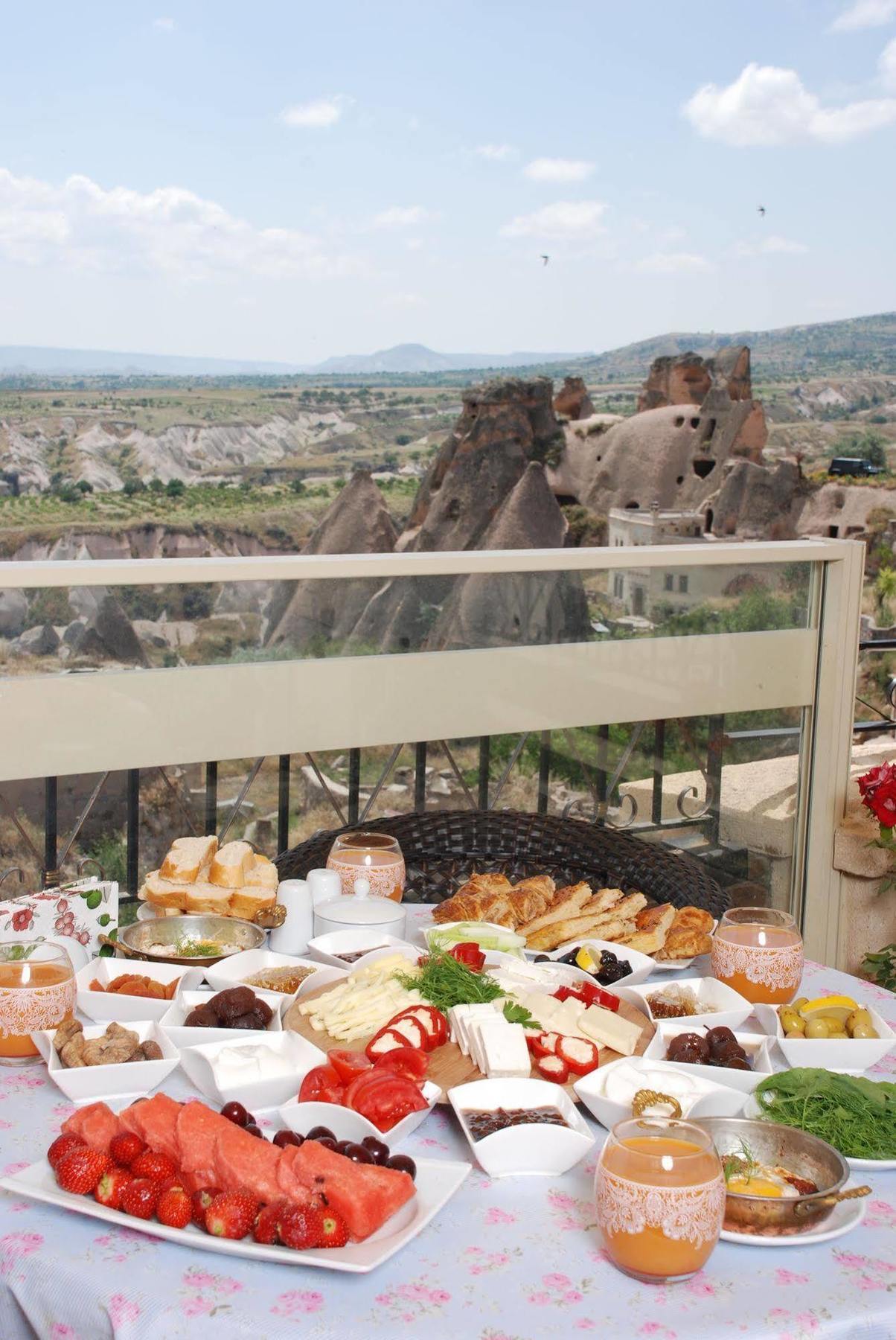 Mimi Cappadocia Luxury Cave Hotel Uçhisar Exterior photo