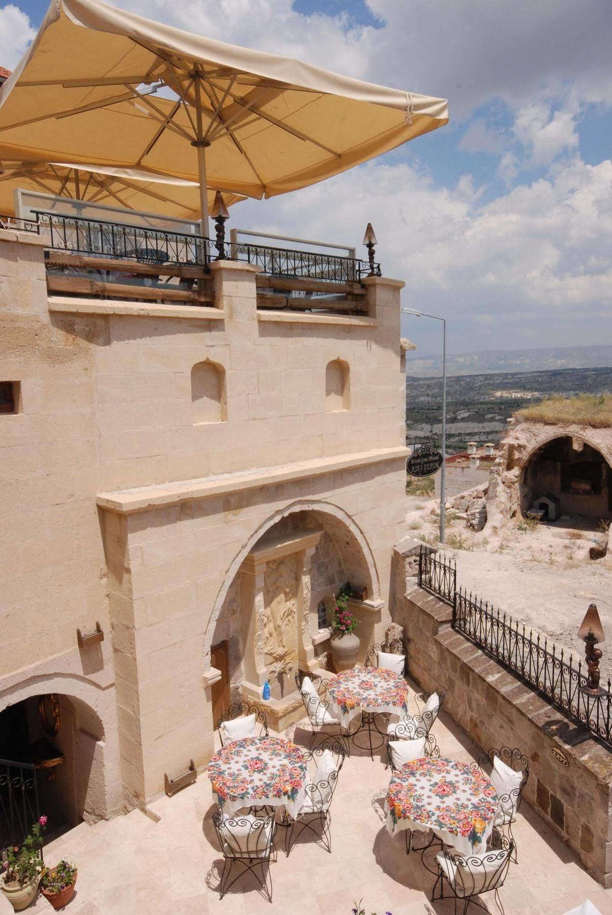 Mimi Cappadocia Luxury Cave Hotel Uçhisar Exterior photo