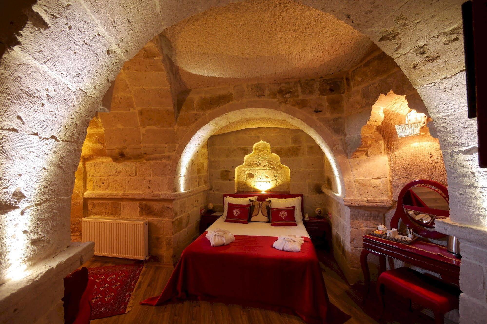 Mimi Cappadocia Luxury Cave Hotel Uçhisar Exterior photo