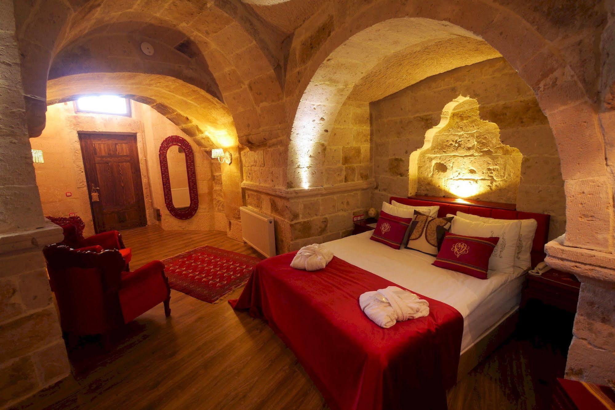 Mimi Cappadocia Luxury Cave Hotel Uçhisar Exterior photo