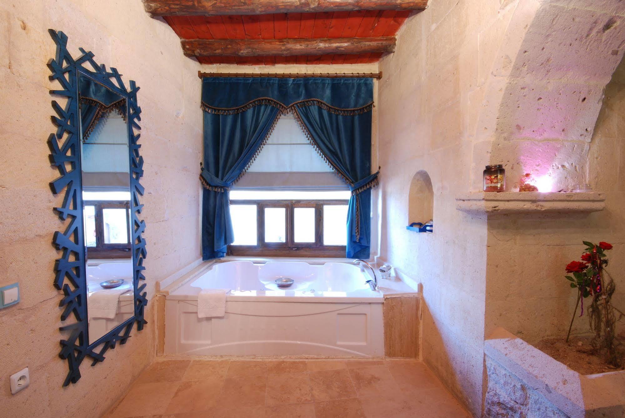 Mimi Cappadocia Luxury Cave Hotel Uçhisar Exterior photo